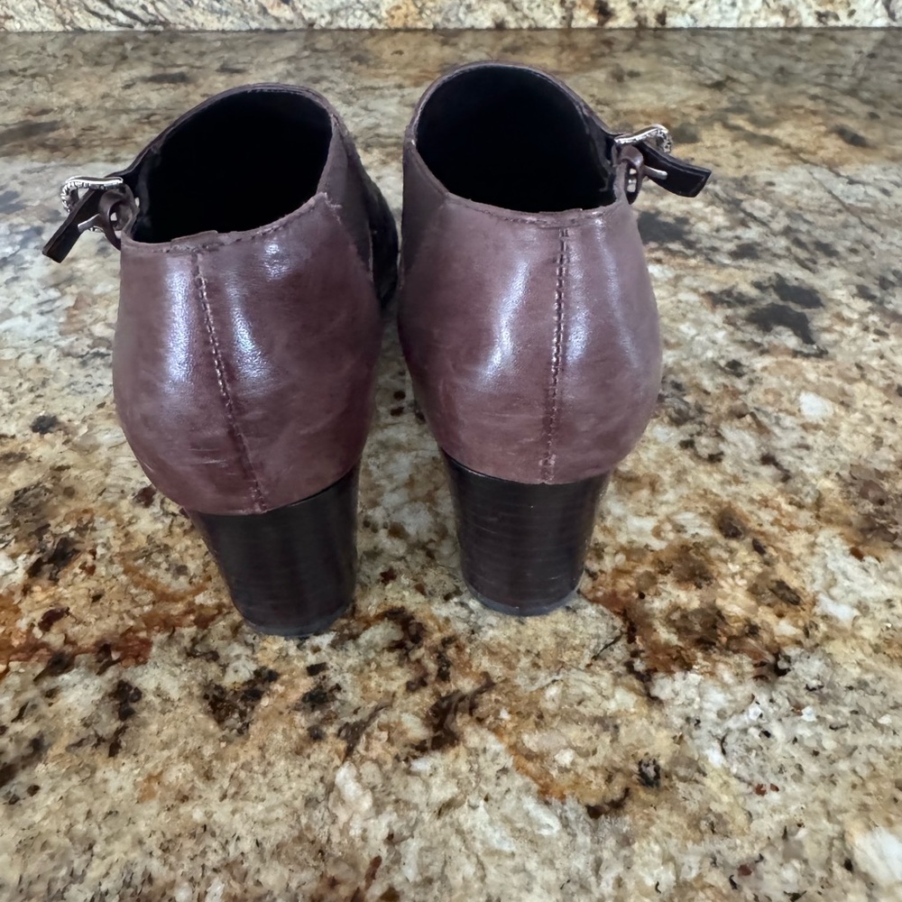 Brighton "TURNER" Woven Black & Brown Leather Heeled Booties Shoes ~Sz 6.5 - Picture 3 of 5